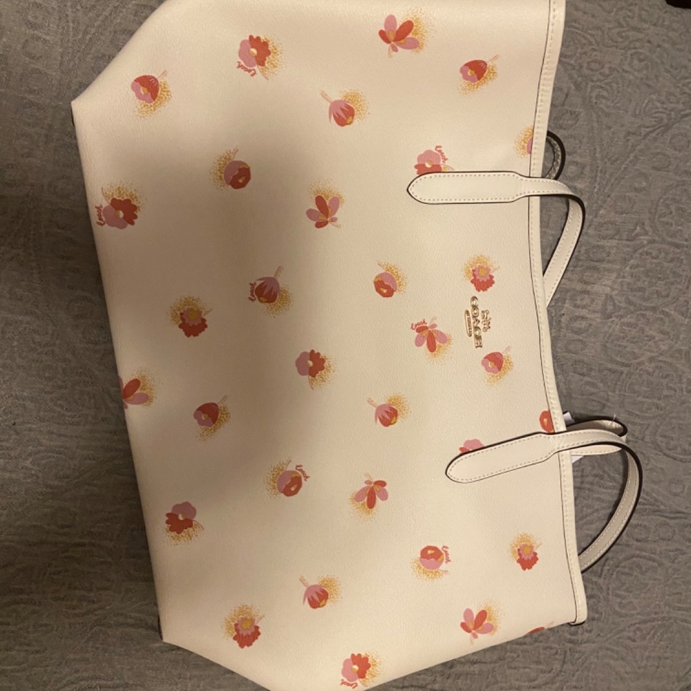 Coach tote - Picture 2 of 3